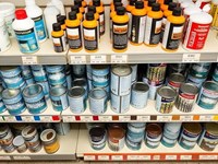 ¿Qué diferencia hay entre un disolvente universal y uno específico para lacas?